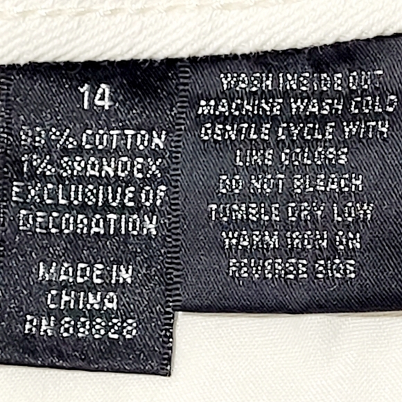 Style & Co. Premium Capris Jeans Soft White Embroidered & Rhinestones (14) - Picture 8 of 11